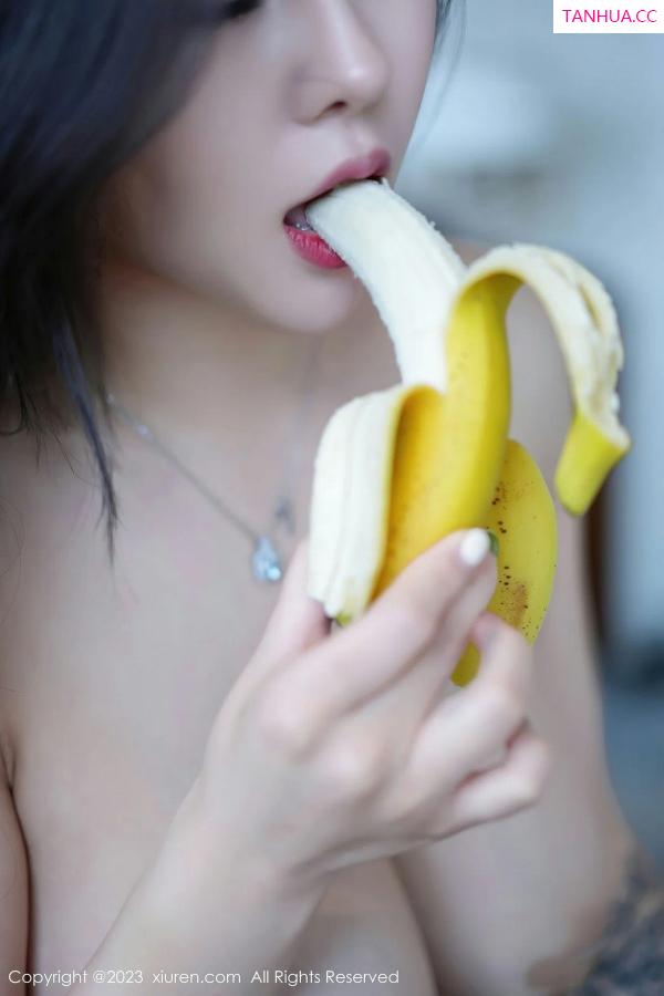 周思乔  [XiuRen]高清写真图 2023.07.10 No.7055 周思乔Betty 丰腴美臀第45张图片